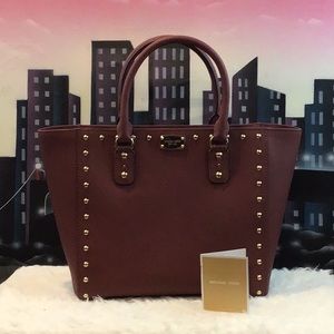 NWOT...MICHAEL KORS TOTE (Final Price)